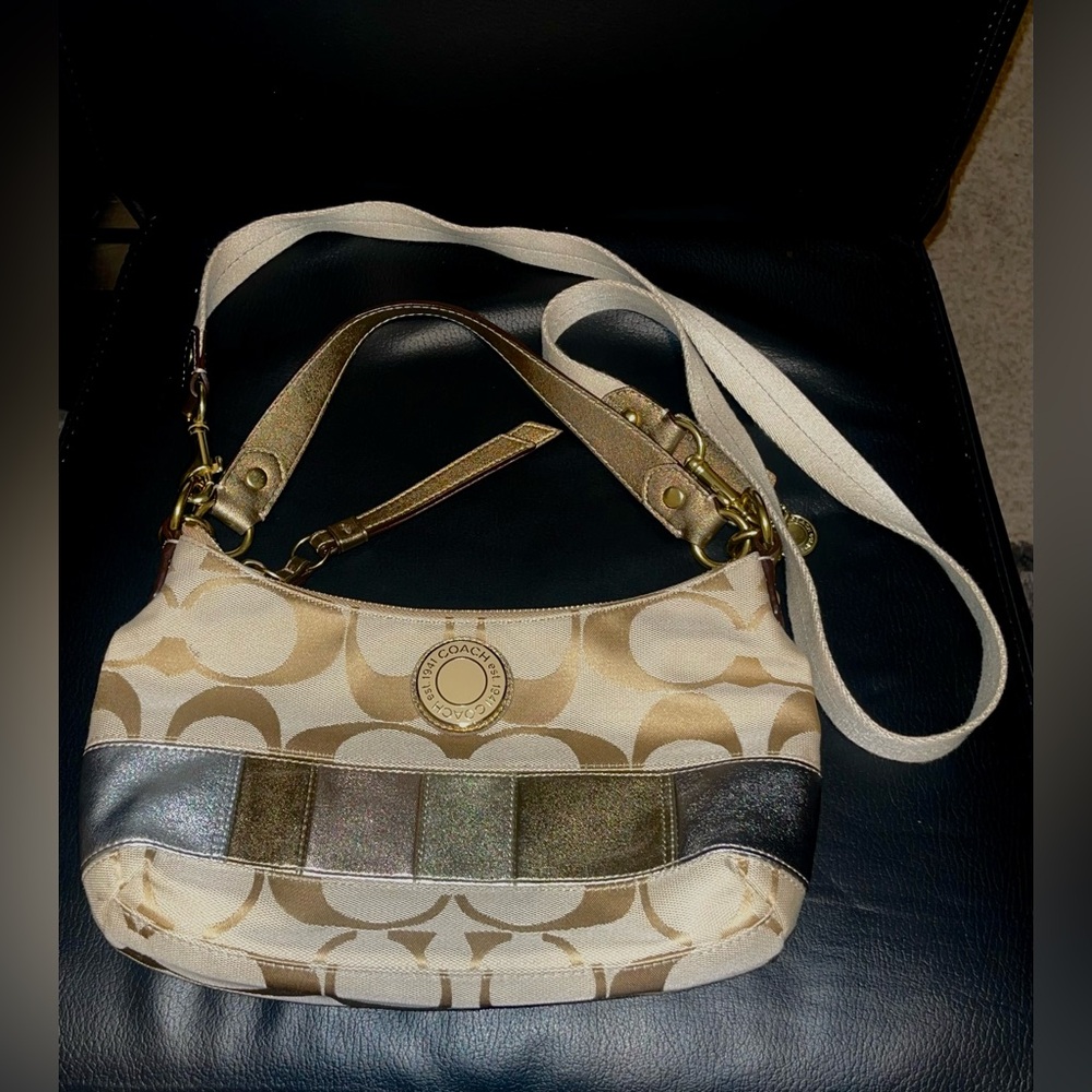 Coach Signature Cross Body Shoulder Bag